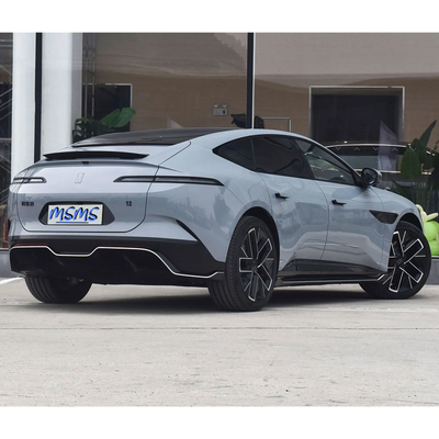 2024 4-deurs 5-zitter sedan elektrische auto met 12 650 km bereik en maximale snelheid van 215 km/u